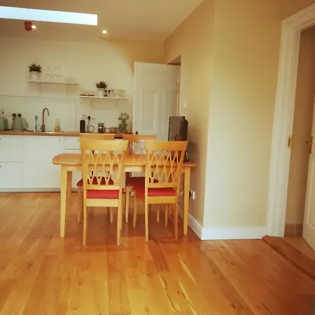 Apartament The Village *